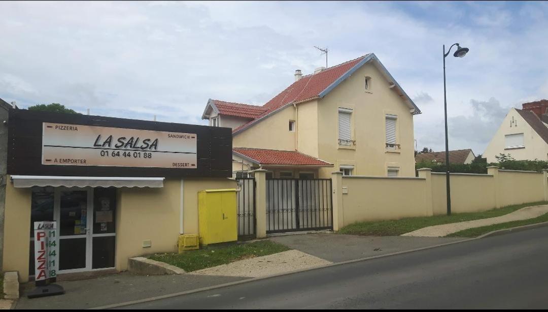 7 Minutes De L'Aeroport Cdg 5 Bed & Breakfast Thieux  Екстериор снимка